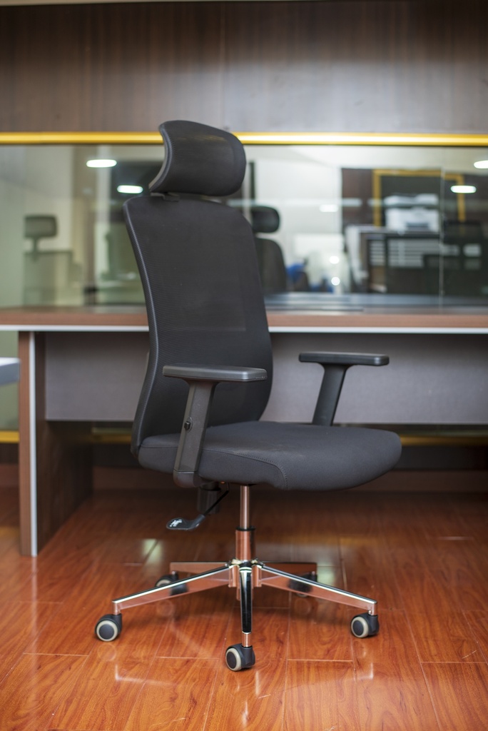 HIGH BACK MESH OFFICE CHAIR WITH LUMBAR SUPPORT LJ-2202A