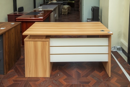 1.4M Desk with Fixed Drawers 
